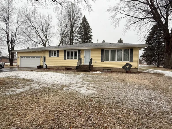 635 Edgemont Dr NE, Saint Cloud, MN 56304