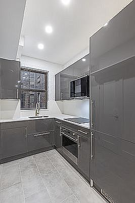 1st image of 105 Macdougal St #33R