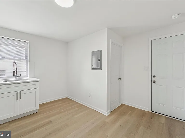 1626 N 17th St #301 — Photo 4