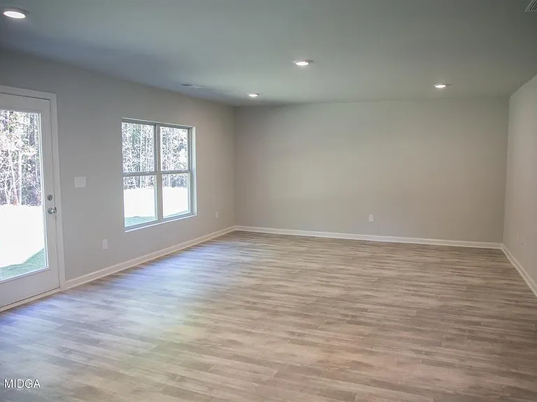 178 Goodall Woods Dr — Photo 9