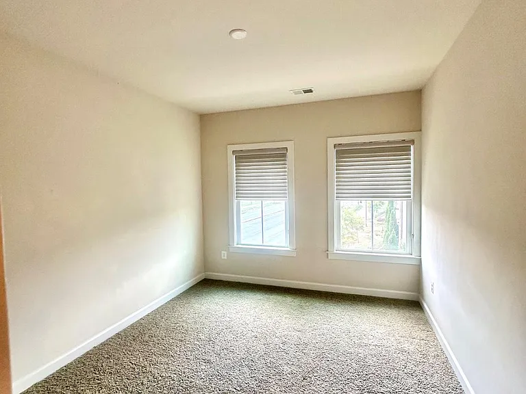 20674 Duxbury Ter — Photo 14