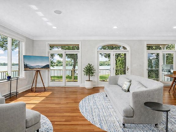 4th image of 3890 Sunset Dr