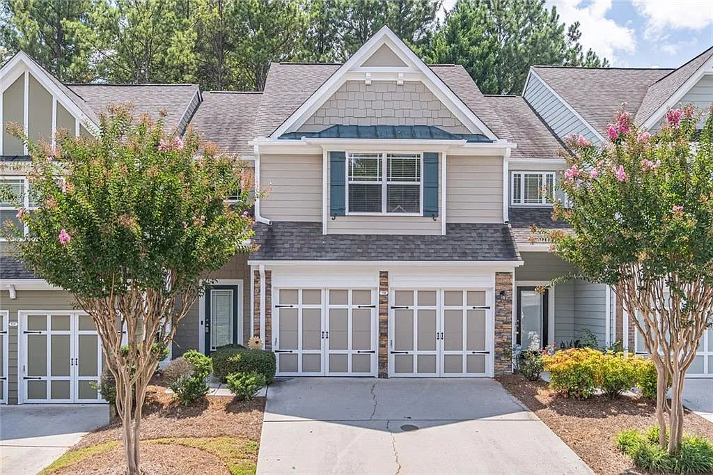 3 bed, 2.5 bath, 1968 sqft, $2,300 — Photo 1