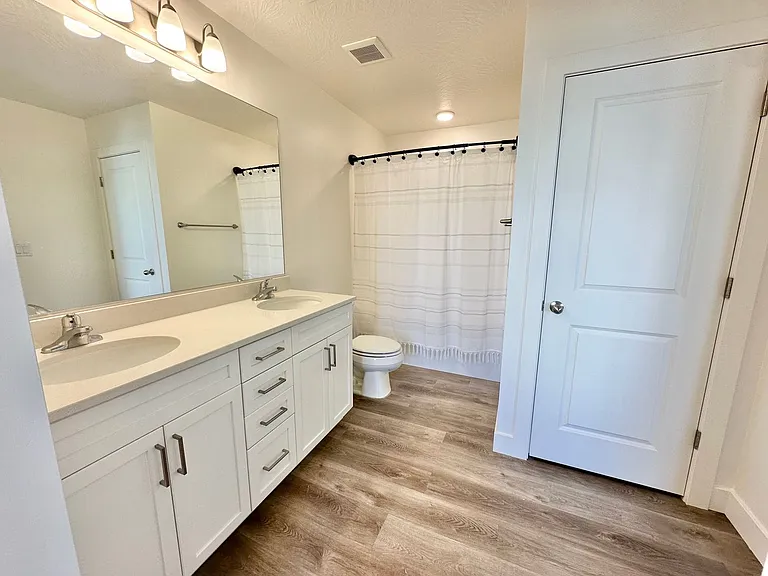 648 W Vermillion Wind Ln — Photo 24
