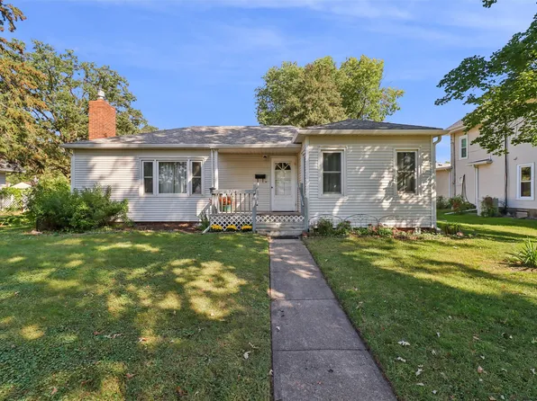 704 Rapids St, Adel, IA 50003