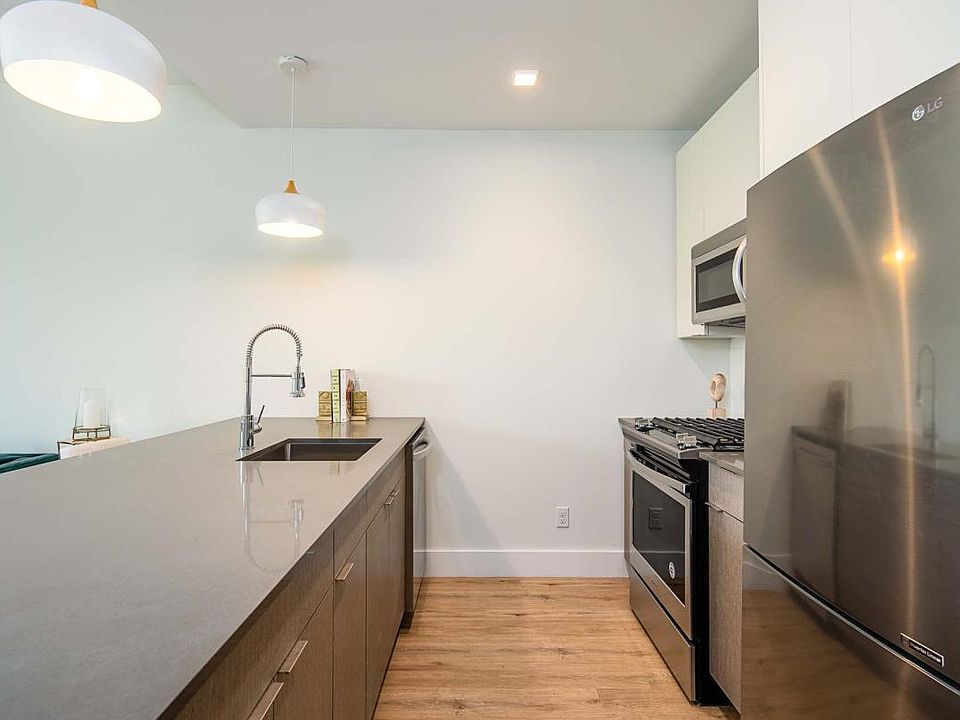 1st image of 323 Pine St APT 302
