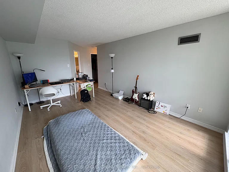 1 Clark Ave W #701 — Photo 8