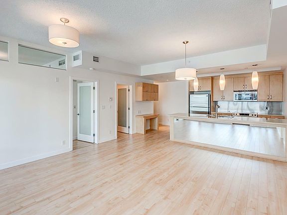 5th image of 903-530 12th Ave SW #903