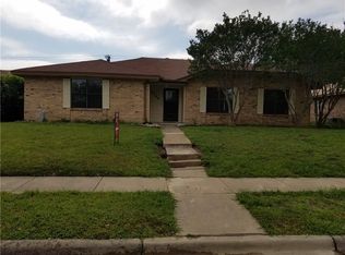 3325 Willowglen Dr, Mesquite, TX 75150