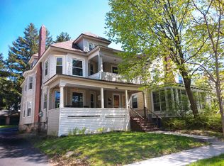 689 Allen Street Apt 1 - Bright, Spacious 1st Floor Flat with Off-Street Parking 7/1/26, Syracuse, NY 13210