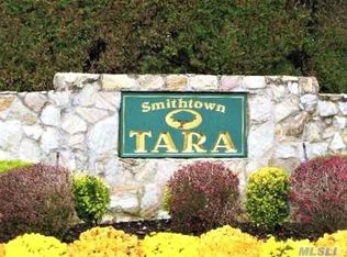 23 Ashley Cir, Commack, NY 11725