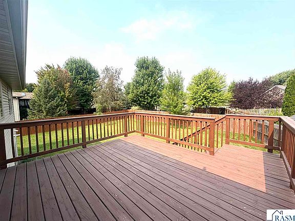 4th image of 608 Colodoro Ln