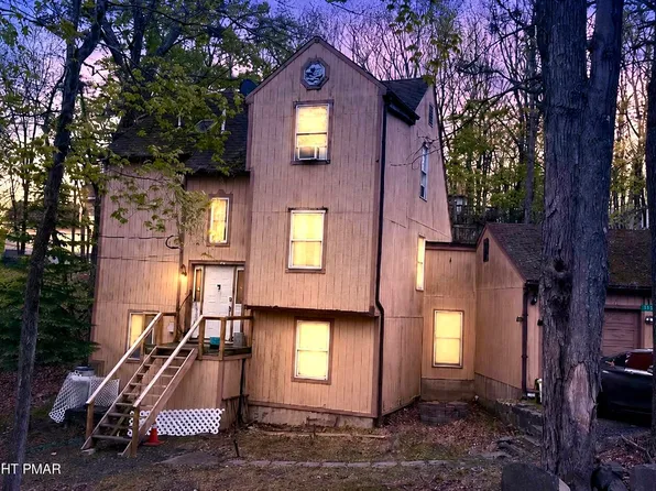 2327 Burntwood Dr, East Stroudsburg, PA 18301