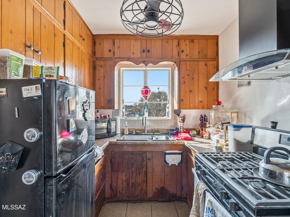 tucson-arizona-458257355 picture