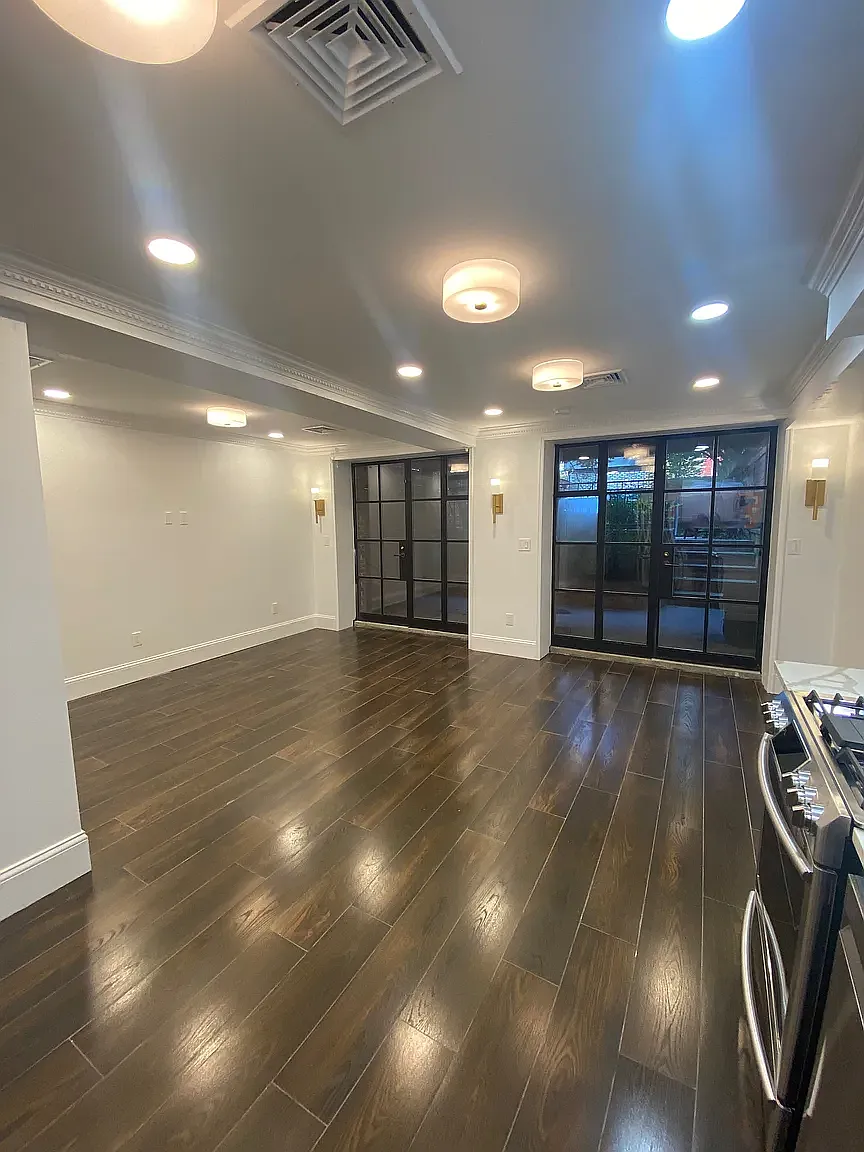53 Euclid Avenue — Photo 3