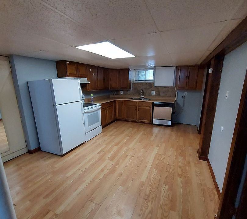 2nd image of 72 York St
