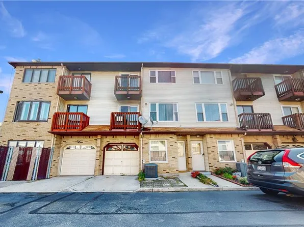 35 Eric Ln, Staten Island, NY 10308