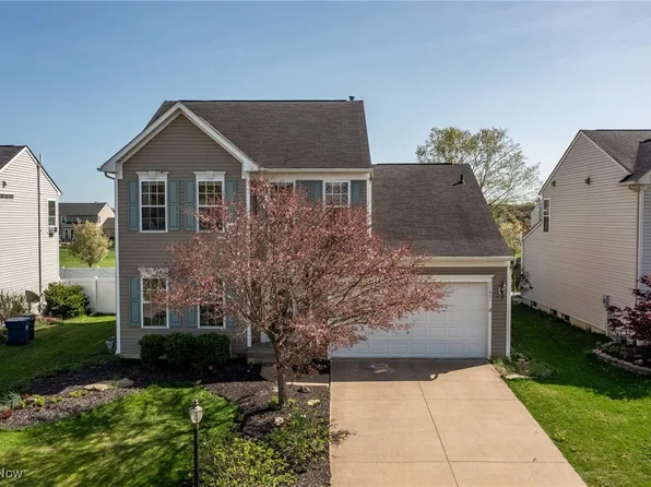 37861 Pebble Lake Trl, North Ridgeville, OH 44039