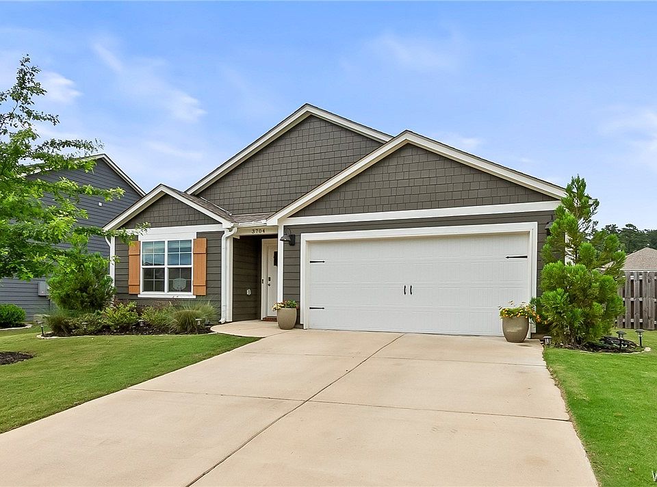 1st image of 3704 Magnolia Hills Dr