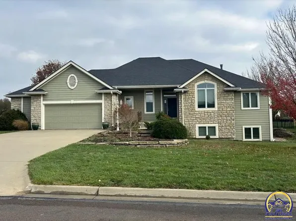 1214 Signal Lake Ct, Baldwin City, KS 66006