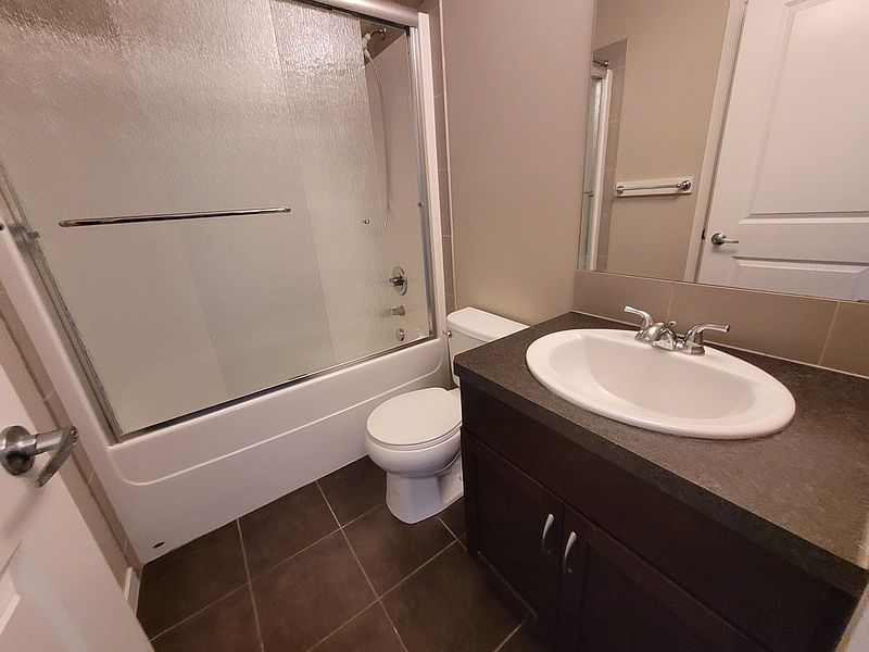 Edmonton House for rent - 3 Bedrooms — photo 4