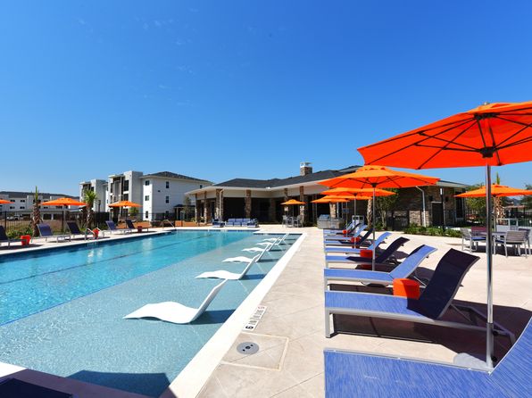 905 Park Place Blvd #8208