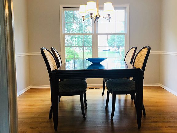 4th image of 2514 Woodcliff Ct