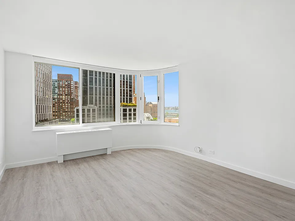 295 Greenwich St #9DN