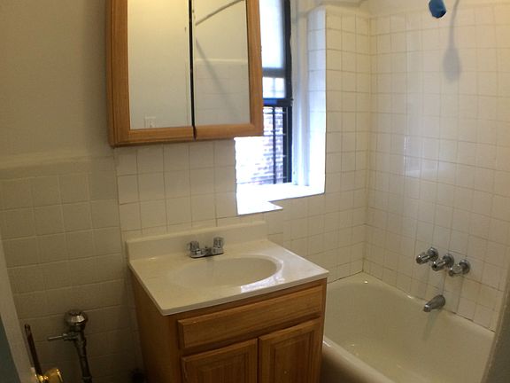2nd image of 531 W 211th St APT 32B