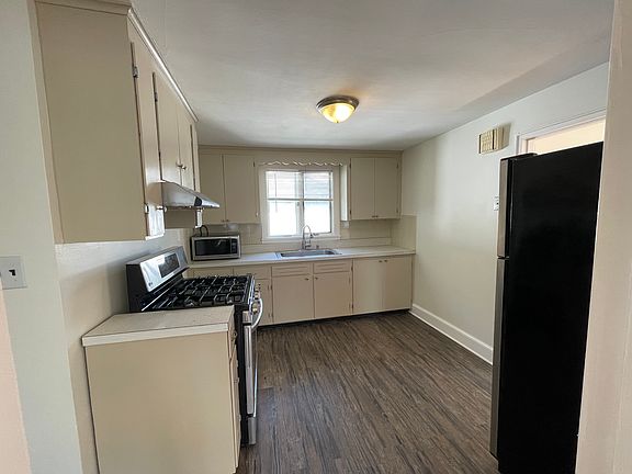 3rd image of 36 Barstow St Unit 2