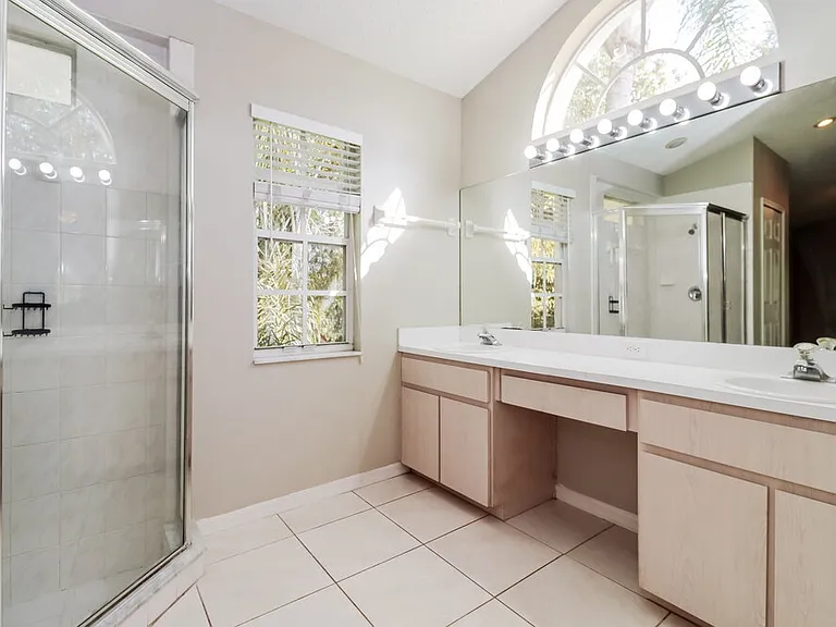 7249 Captiva Cir — Photo 10