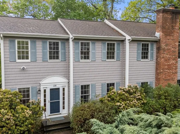 138 Worcester Ln, Waltham, MA 02451