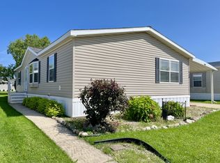 948 S 10th St, Dekalb, IL 60115