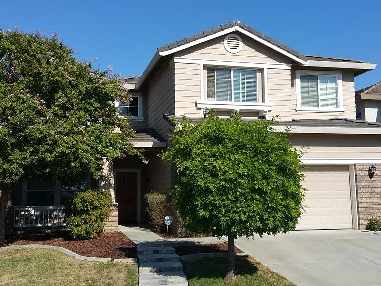 1437 Mayfield St — Photo 2