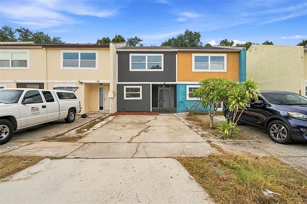 2 bed, 1.5 bath, 1048 sqft, $1,800 — Photo 1