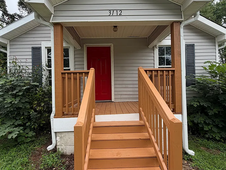 3112 Henry St — Photo 1