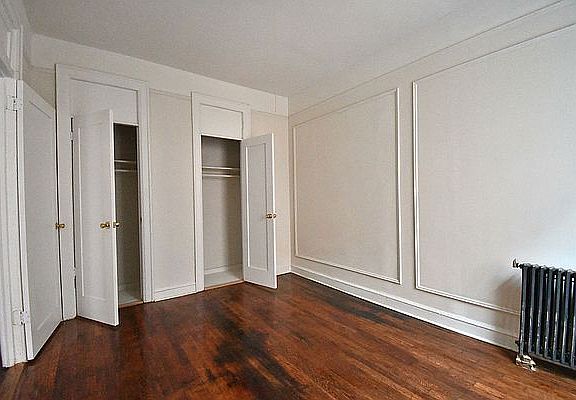 4th image of 2442 Morris Ave #42