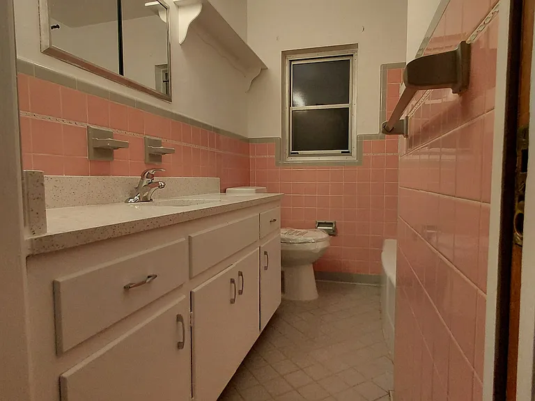 530 Byron Rd — Photo 11