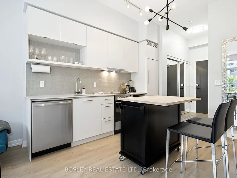 435 Richmond St W #205 — Photo 5