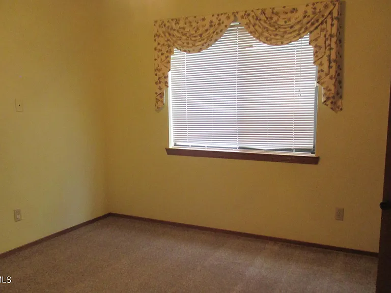 4425 Gen Maloney Cir — Photo 10