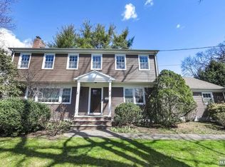 6 Glen Rd, Park Ridge, NJ 07656