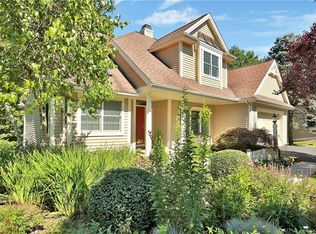 17 Greenbriar Cir, Armonk, NY 10504