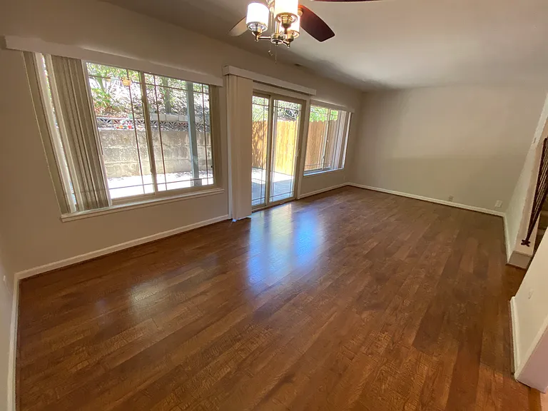 Farm Hill Manor — Photo 4