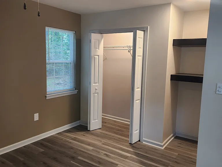 2526 Windmere Dr — Photo 6