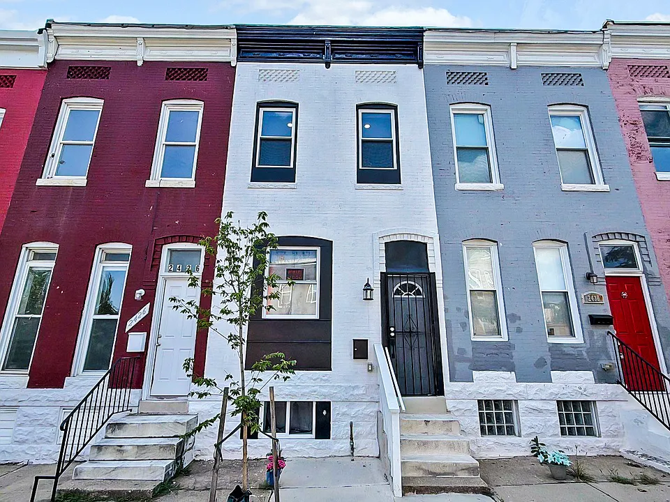 2428 Brentwood Ave