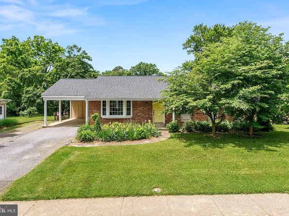 311 S Orchard Dr, Purcellville, VA 20132