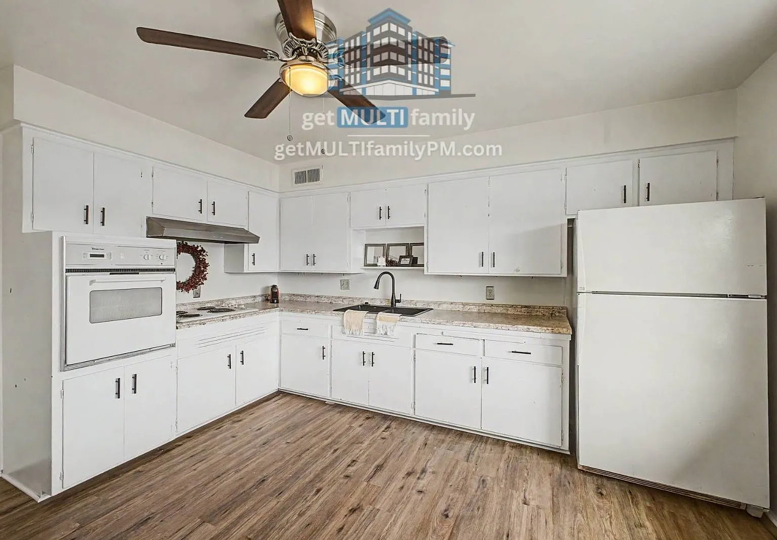 2 bed, 1.0 bath, 1015 sqft, $1,249 — Photo 2