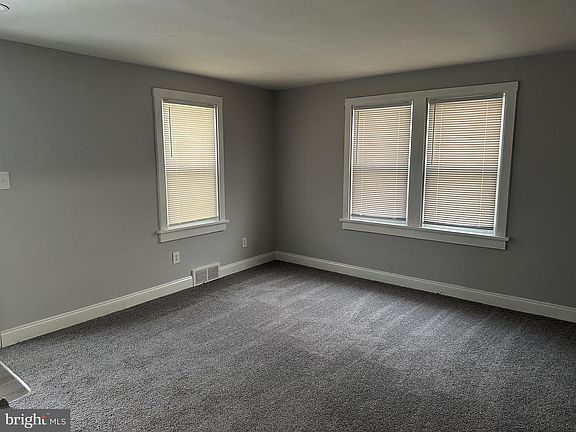 5th image of 21 Lambson Ln