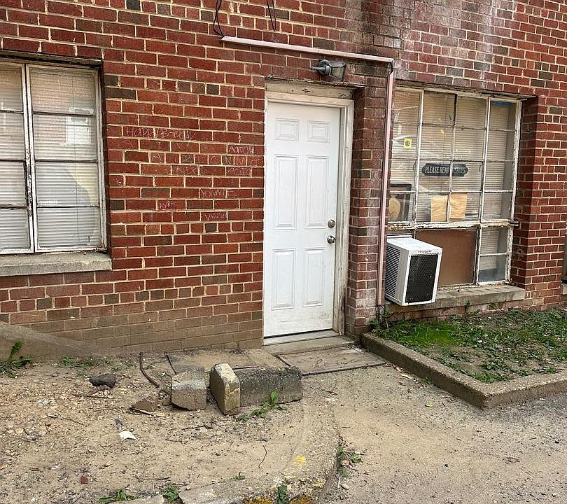 2nd image of 2400 Good Hope Rd SE APT 3