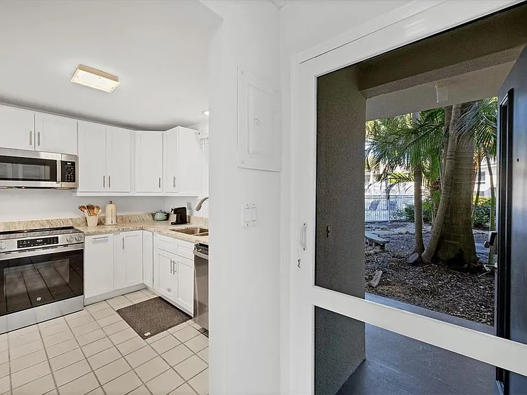 500 S Washington Dr #3A — Photo 3